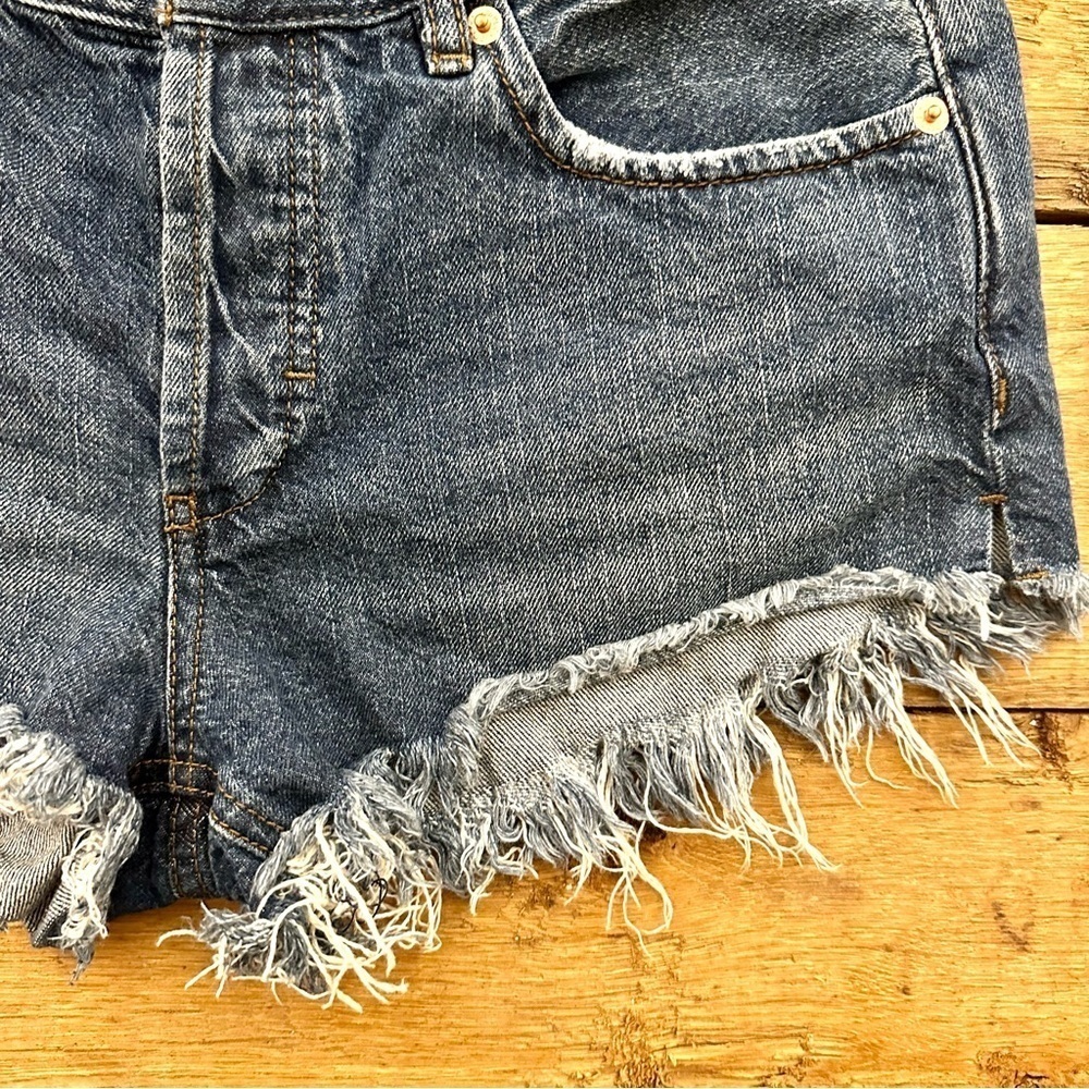 We The Free by Free People Denim Distressed Shorts Size 26 - Picture 2 of 8